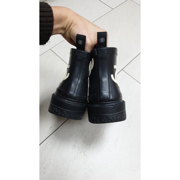 Chanel Black RubberInterlocking CC Logo  Rain Boots Sz 37 - Picture 7 of 13